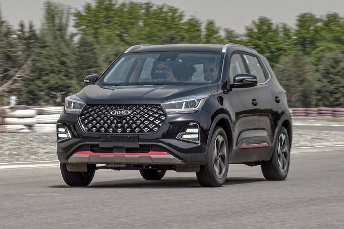 لحظه عجیب واژگونی شاسیبلند مدیرانخودرو در لاین سبقت اتوبان قم(ویدئو)